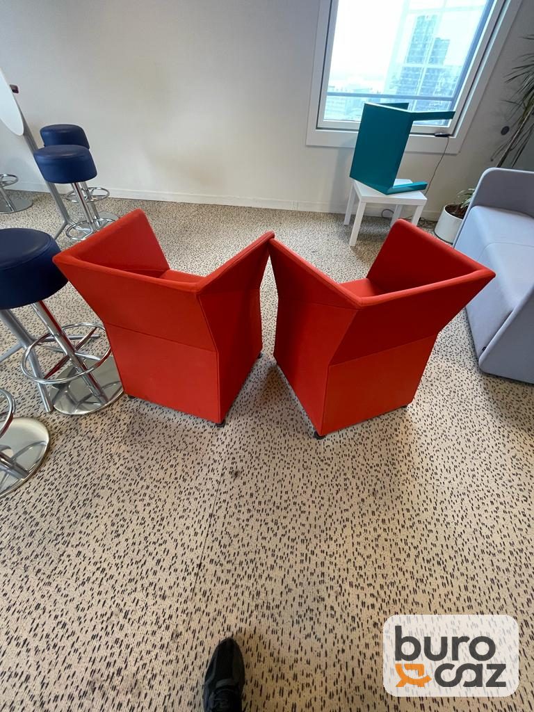 Fauteuil d'accueil cubique rouge-orangé — photo 4
