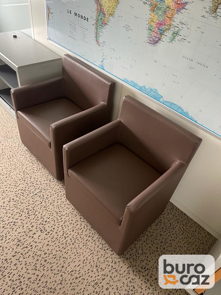 Fauteuil d'accueil simili cuir marron