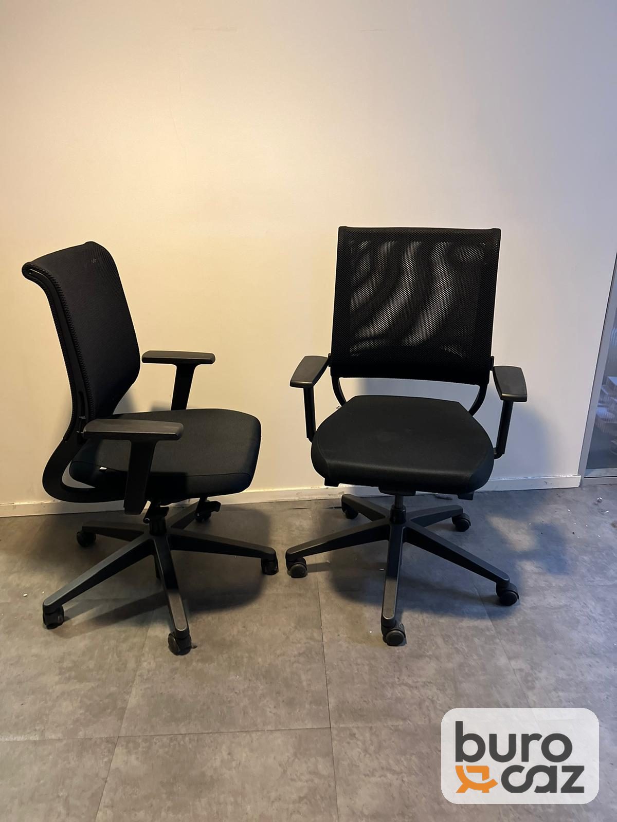 Fauteuil de bureau dossier résille noir — photo 2