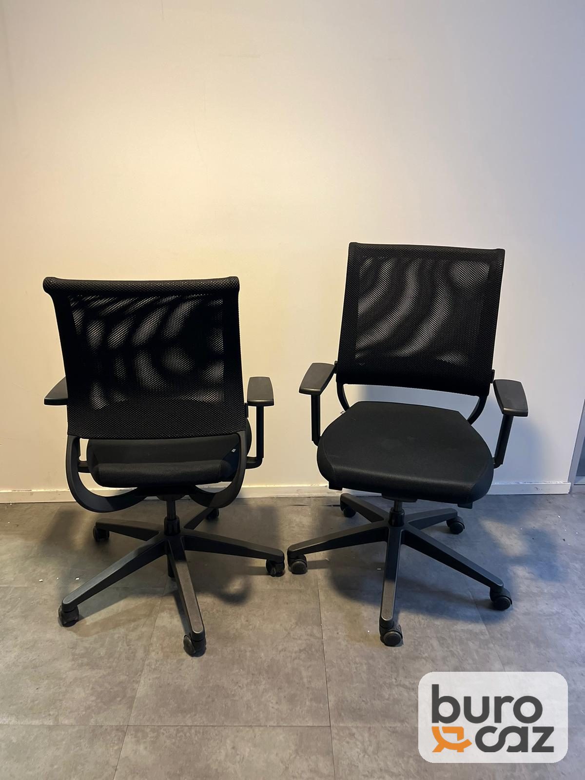 Fauteuil de bureau dossier résille noir — photo 3