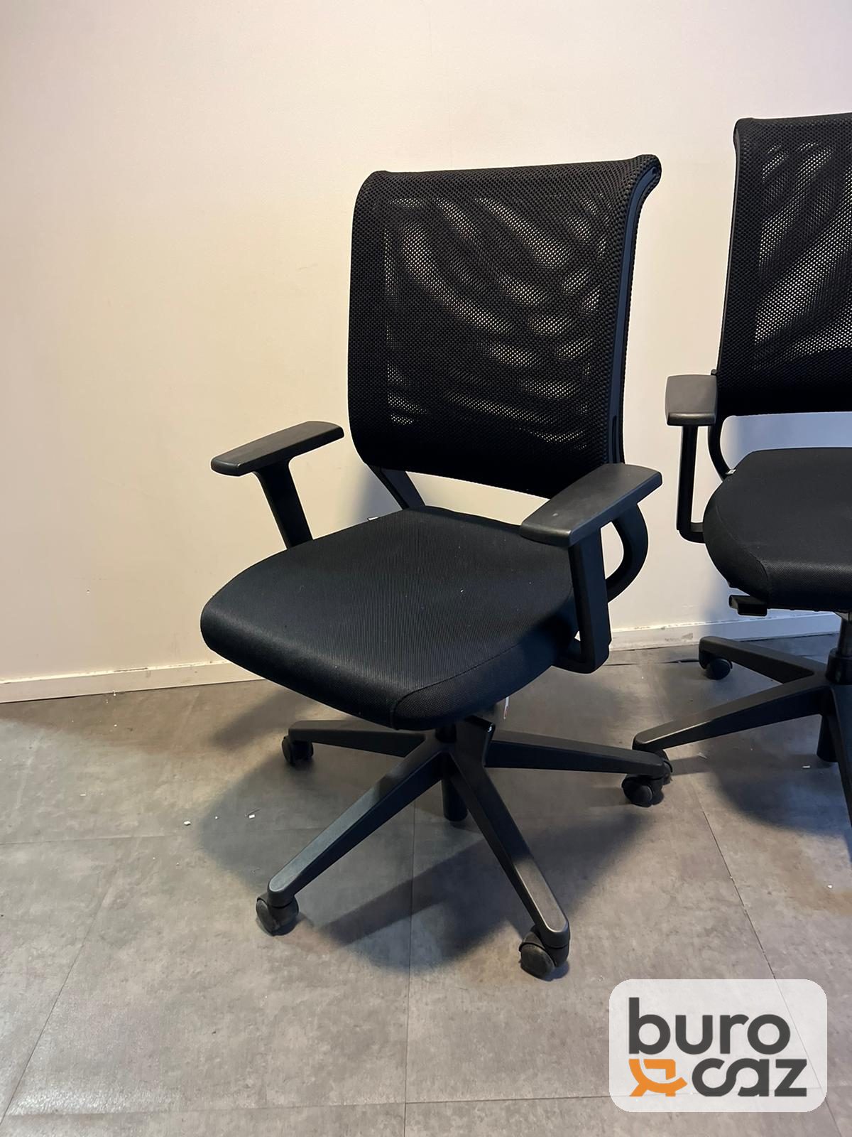 Fauteuil de bureau dossier résille noir — photo 4