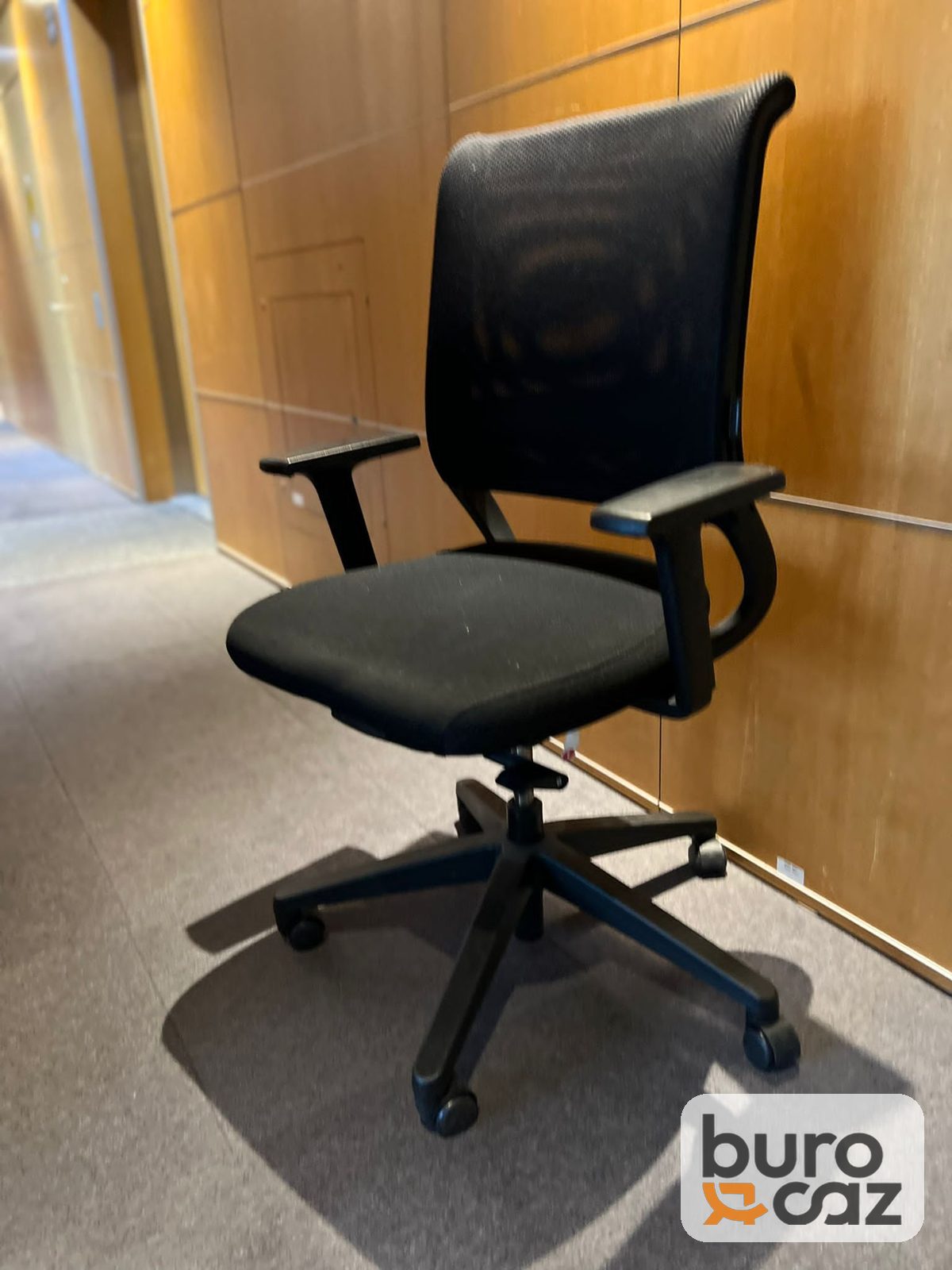 Fauteuil de bureau ergonomique dossier résille noir — photo 5
