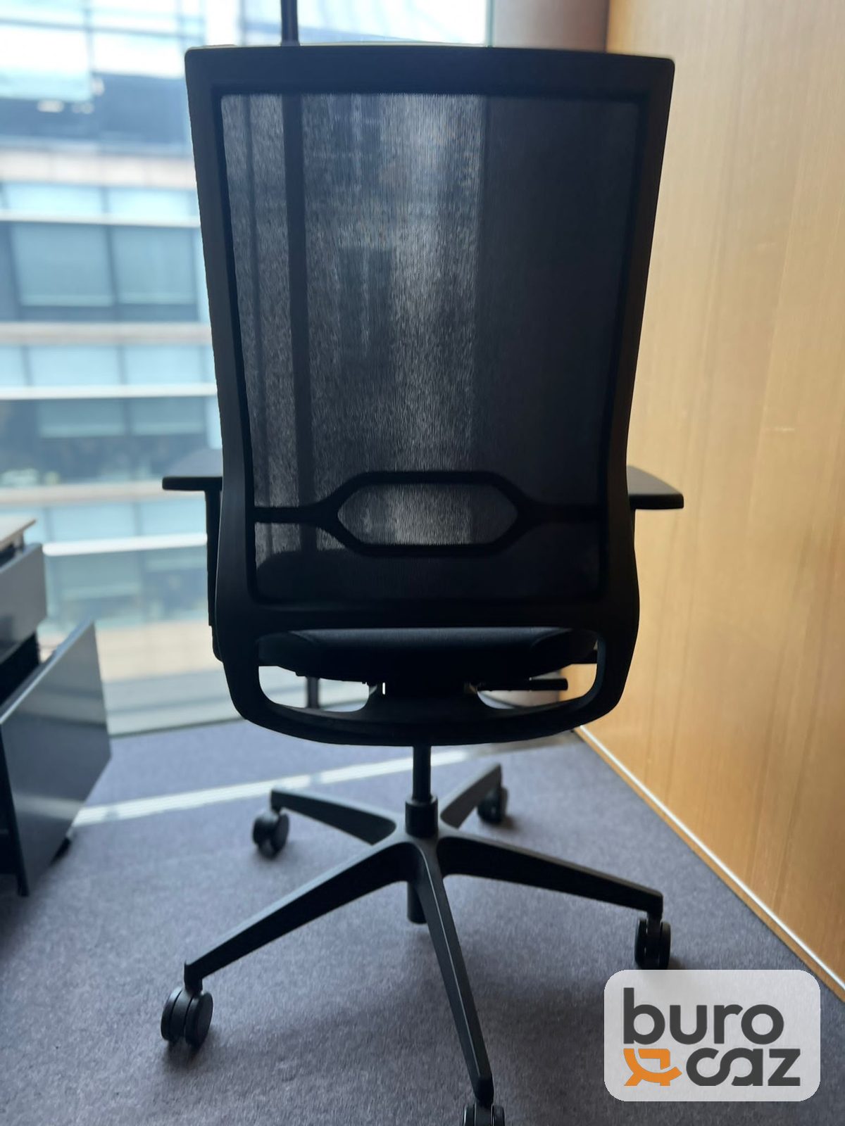 Fauteuil de bureau ergonomique dossier résille noir haut — photo 3