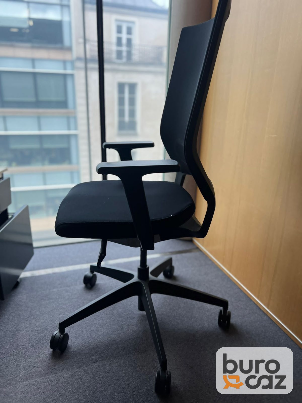 Fauteuil de bureau ergonomique dossier résille noir haut — photo 5