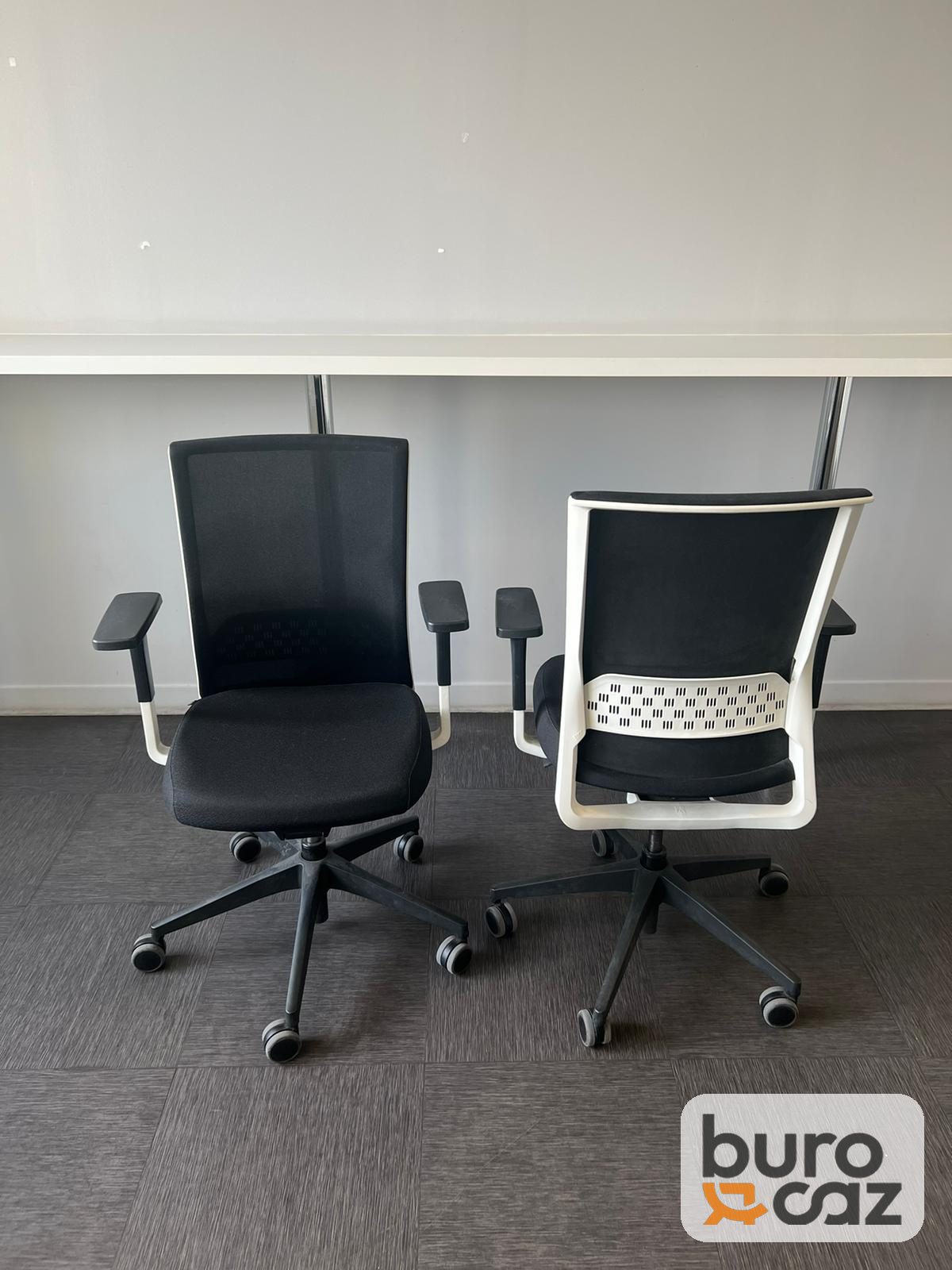 Fauteuil de bureau ergonomique résille noire cadre blanc — photo 5