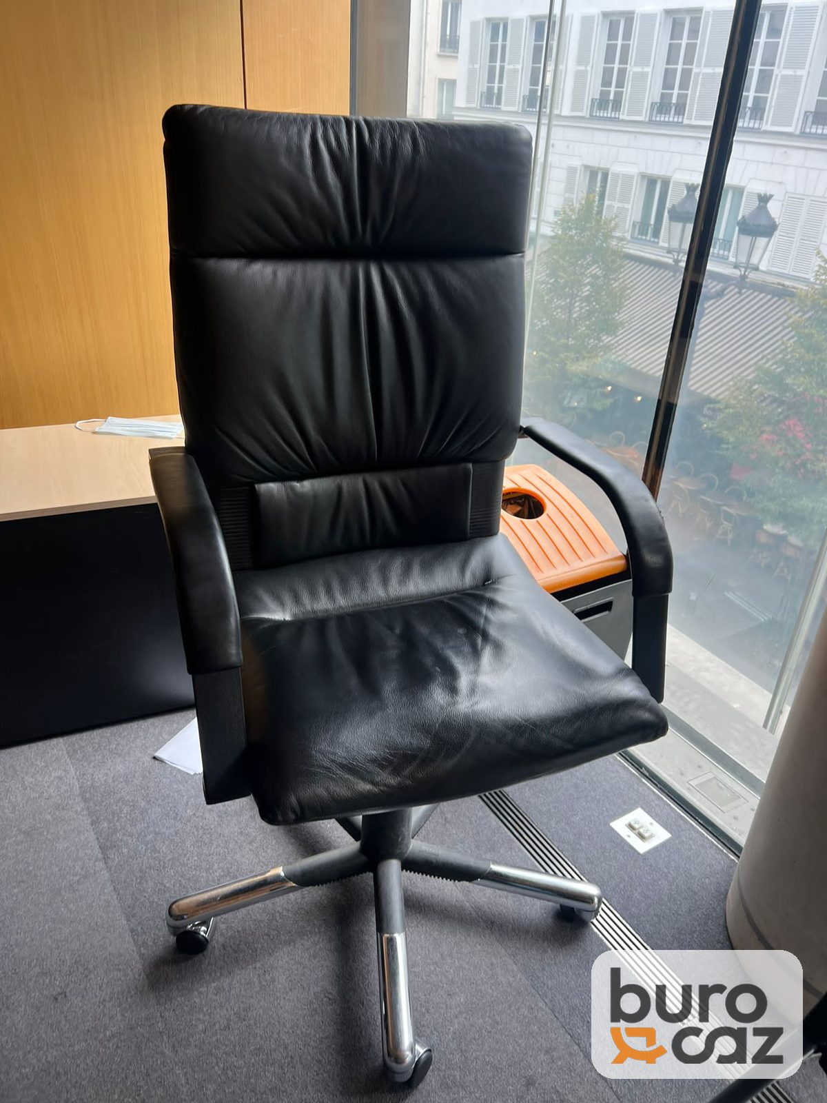 Fauteuil de direction cuir noir piètement chromé
