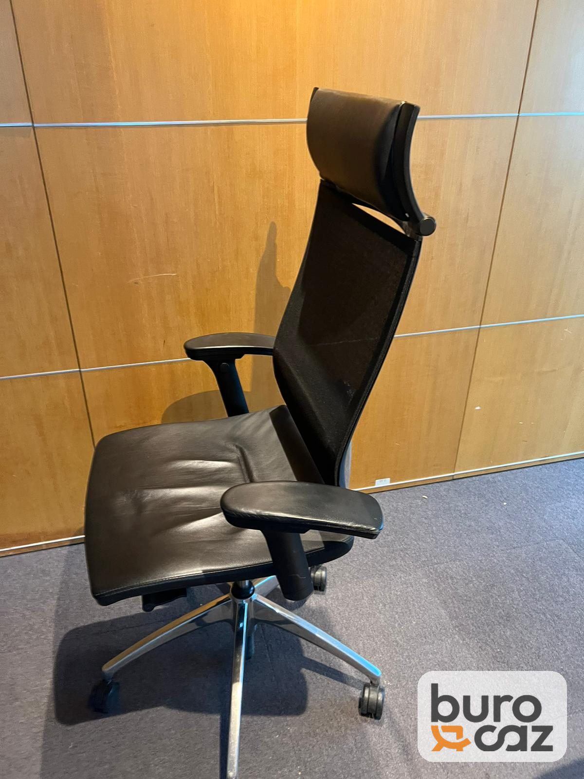 Fauteuil de direction résille noire avec têtière et assise cuir noir — photo 4