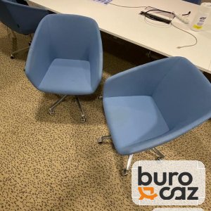 Fauteuil de réunion coque tissu bleu pivotant Majencia