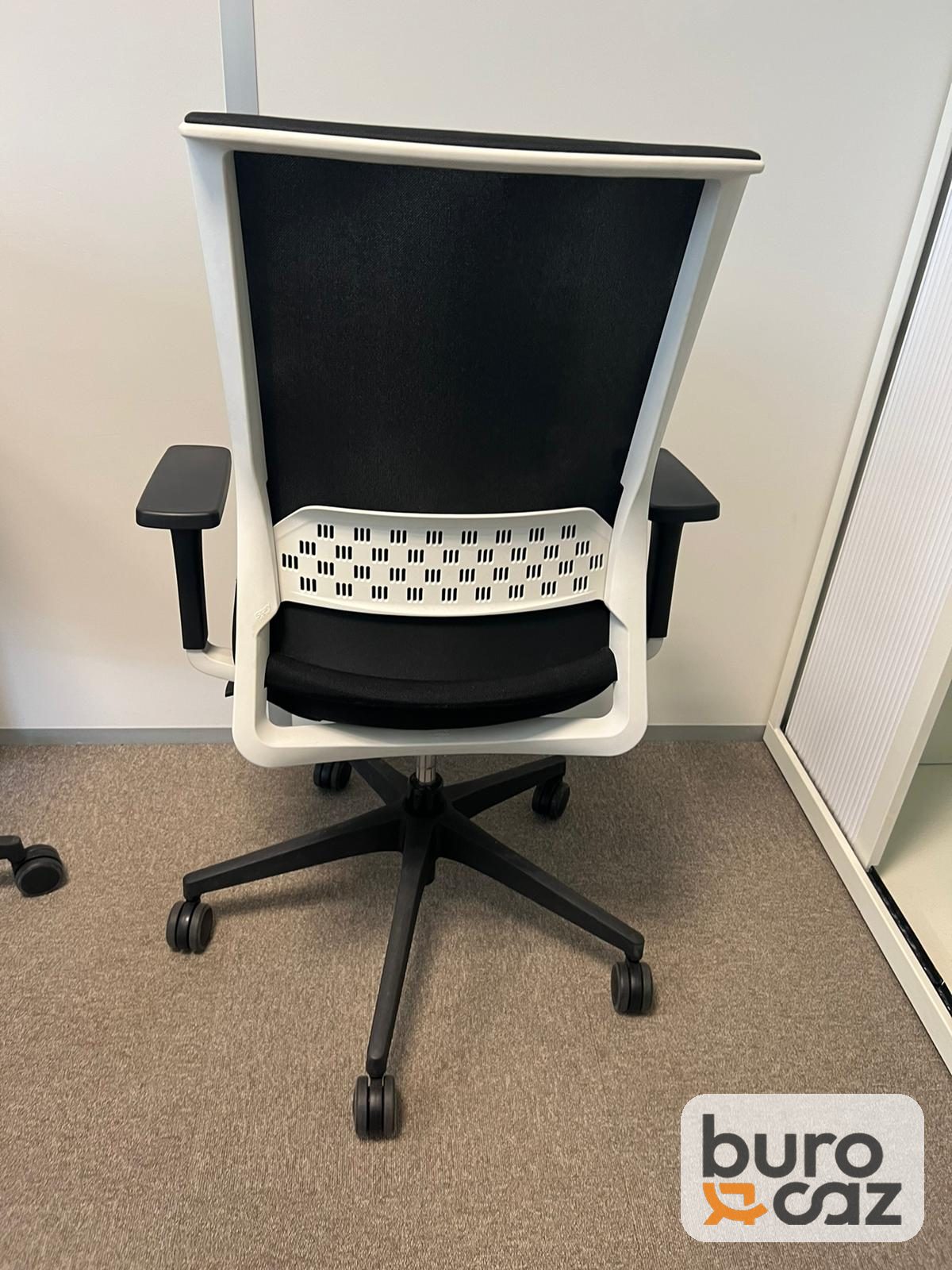 Fauteuil ergonomique Actiu résille noire structure blanche — photo 6
