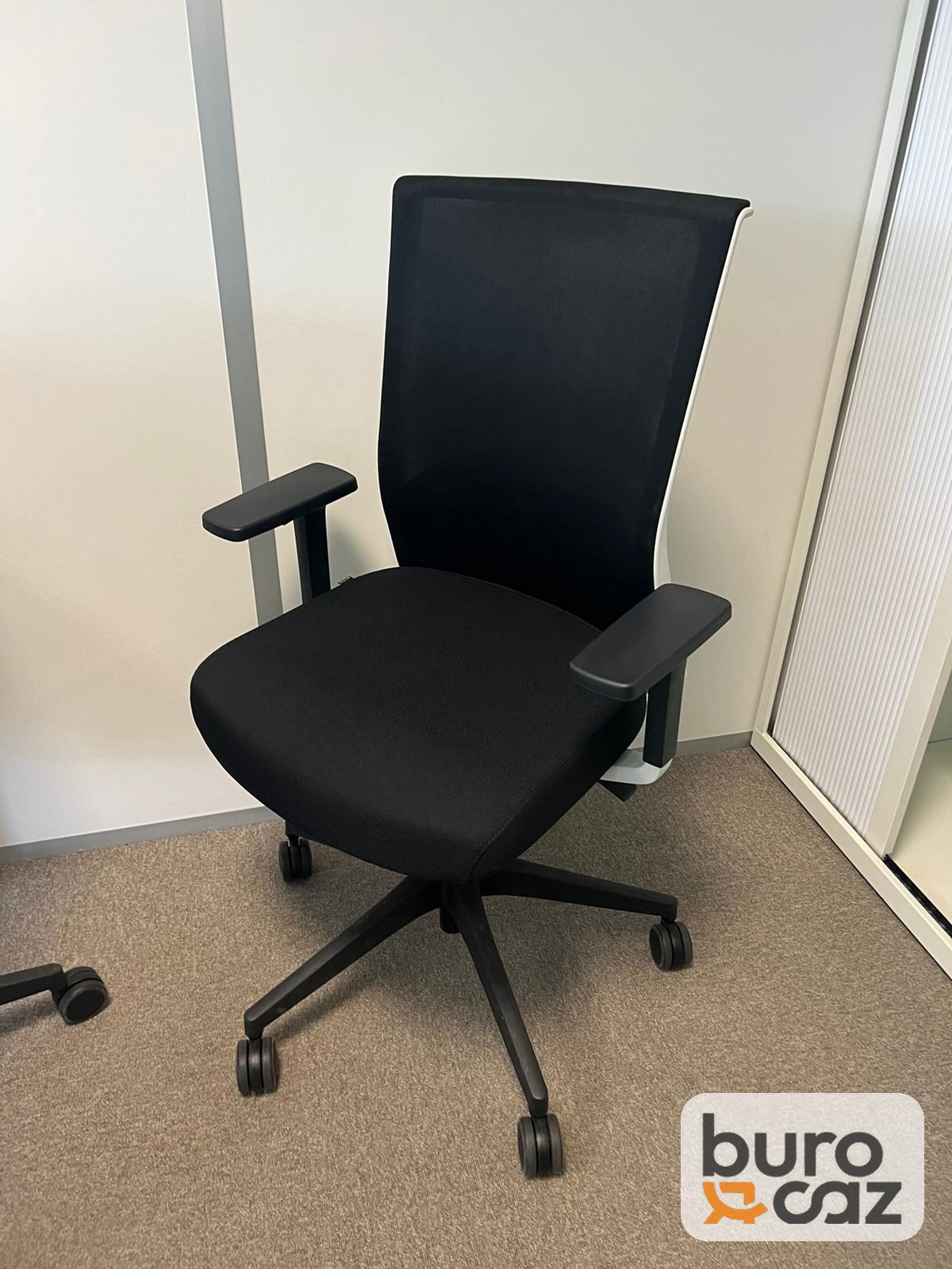 Fauteuil ergonomique Actiu résille noire structure blanche — photo 7