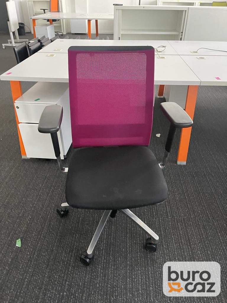 Fauteuil ergonomique dossier résille colorée assise noire