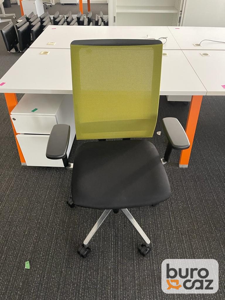 Fauteuil ergonomique dossier résille colorée assise noire — photo 3