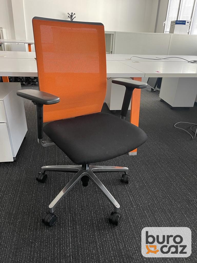 Fauteuil ergonomique dossier résille colorée assise noire — photo 5