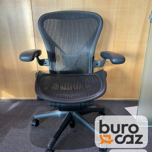 Fauteuil ergonomique Herman Miller Aeron résille noire