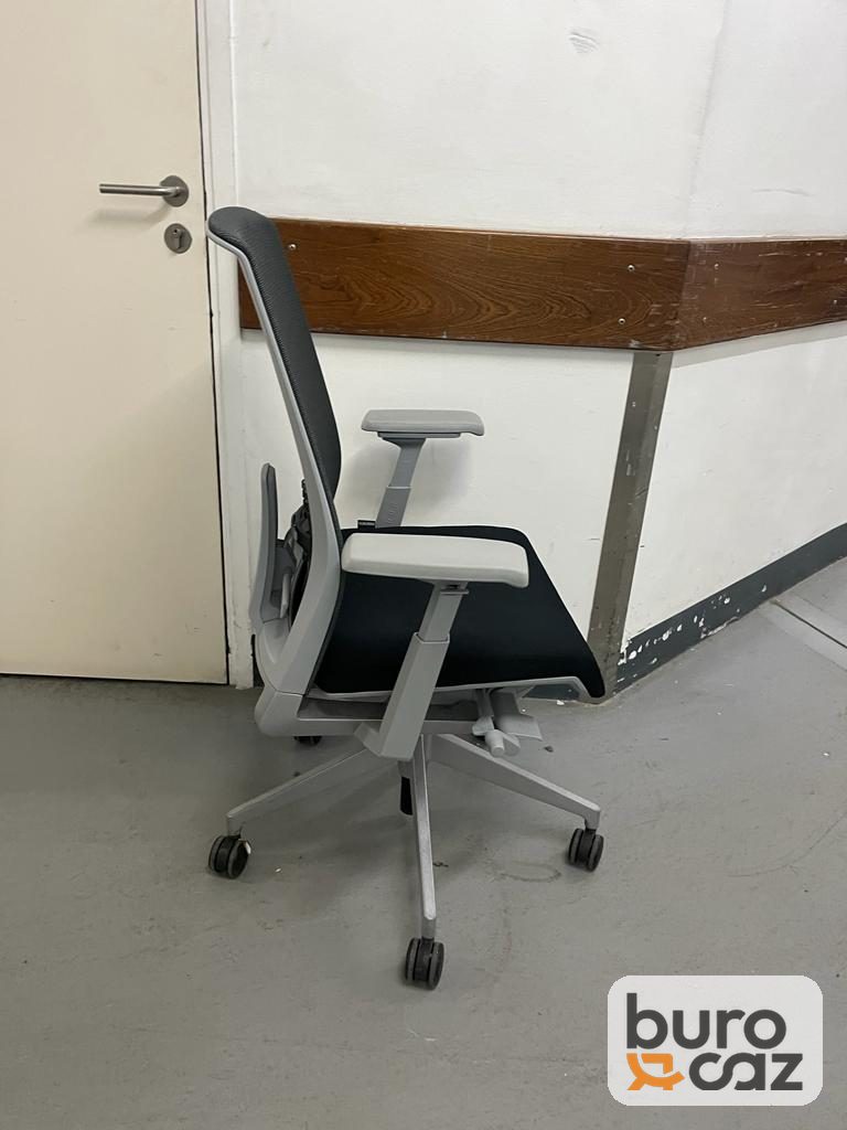 Fauteuil ergonomique résille anthracite structure grise — photo 2