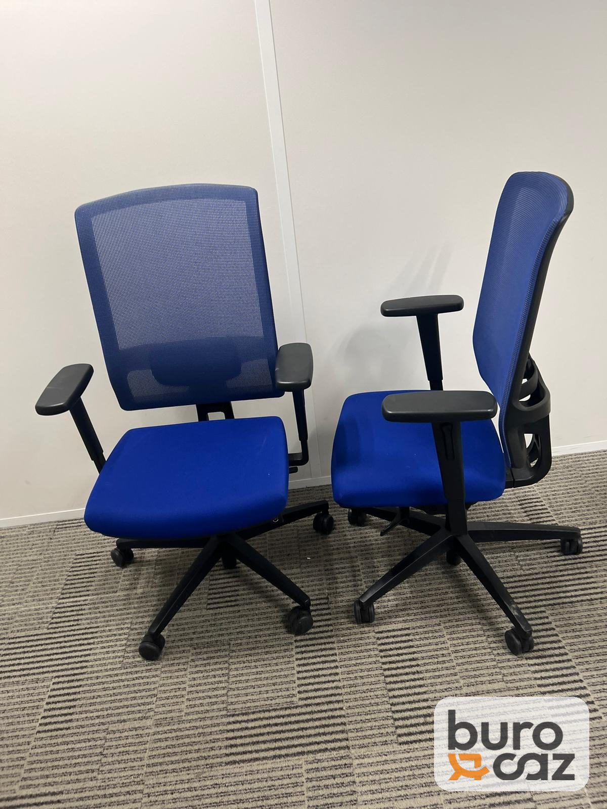 Fauteuil ergonomique résille bleue assise bleue — photo 3