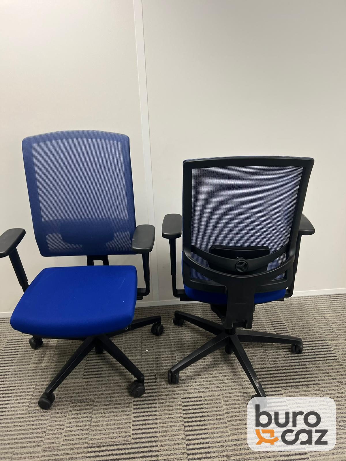 Fauteuil ergonomique résille bleue assise bleue — photo 4