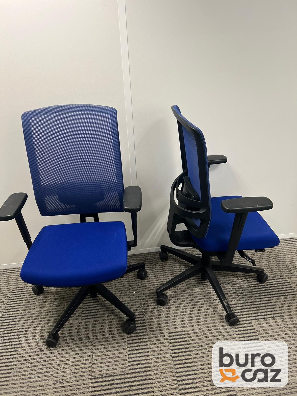 Fauteuil ergonomique résille bleue assise bleue — photo 5