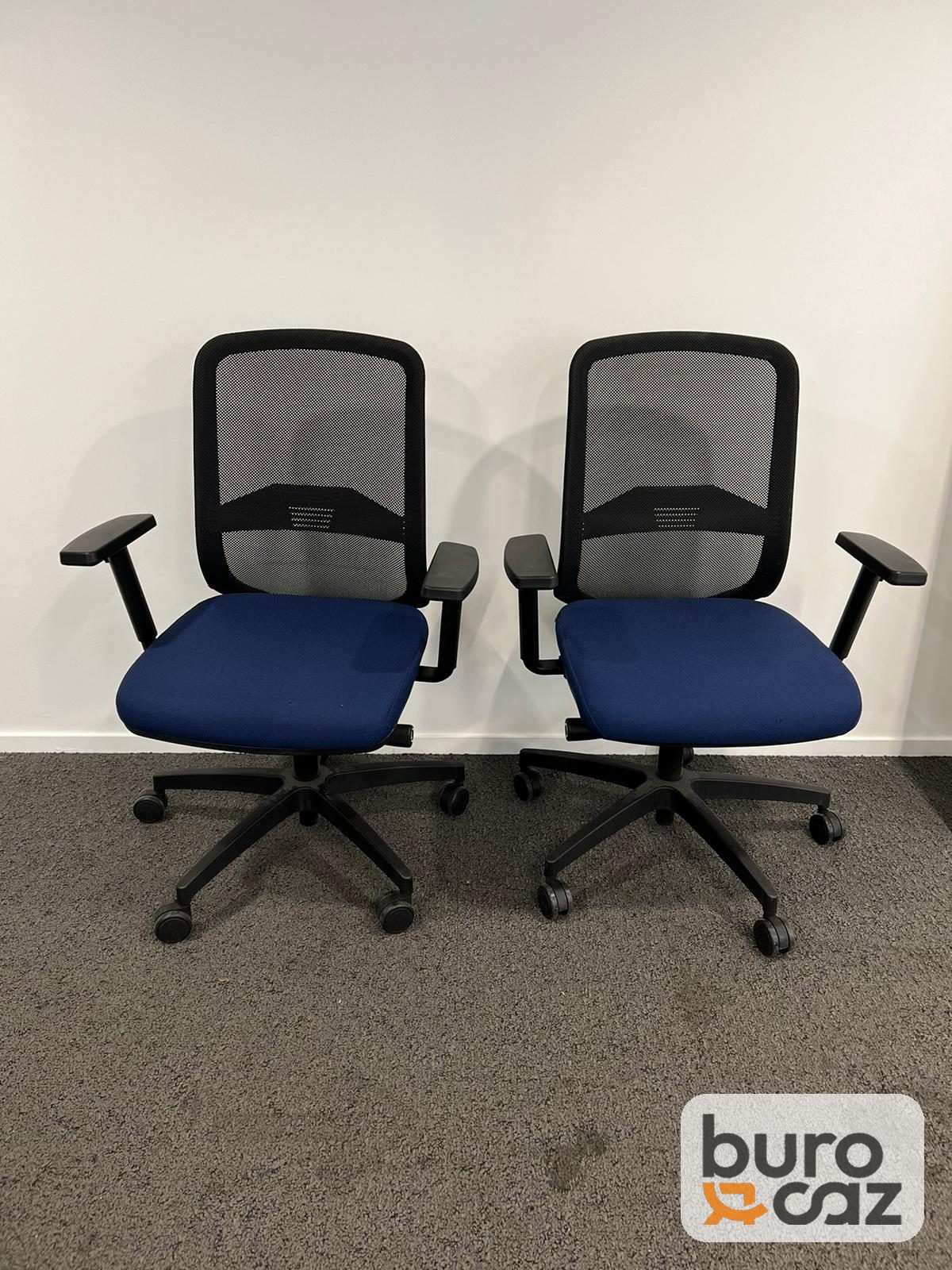 Fauteuil ergonomique résille noire assise bleue — photo 3