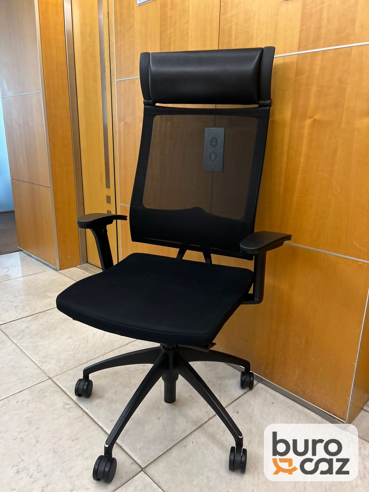 Fauteuil ergonomique résille noire avec têtière