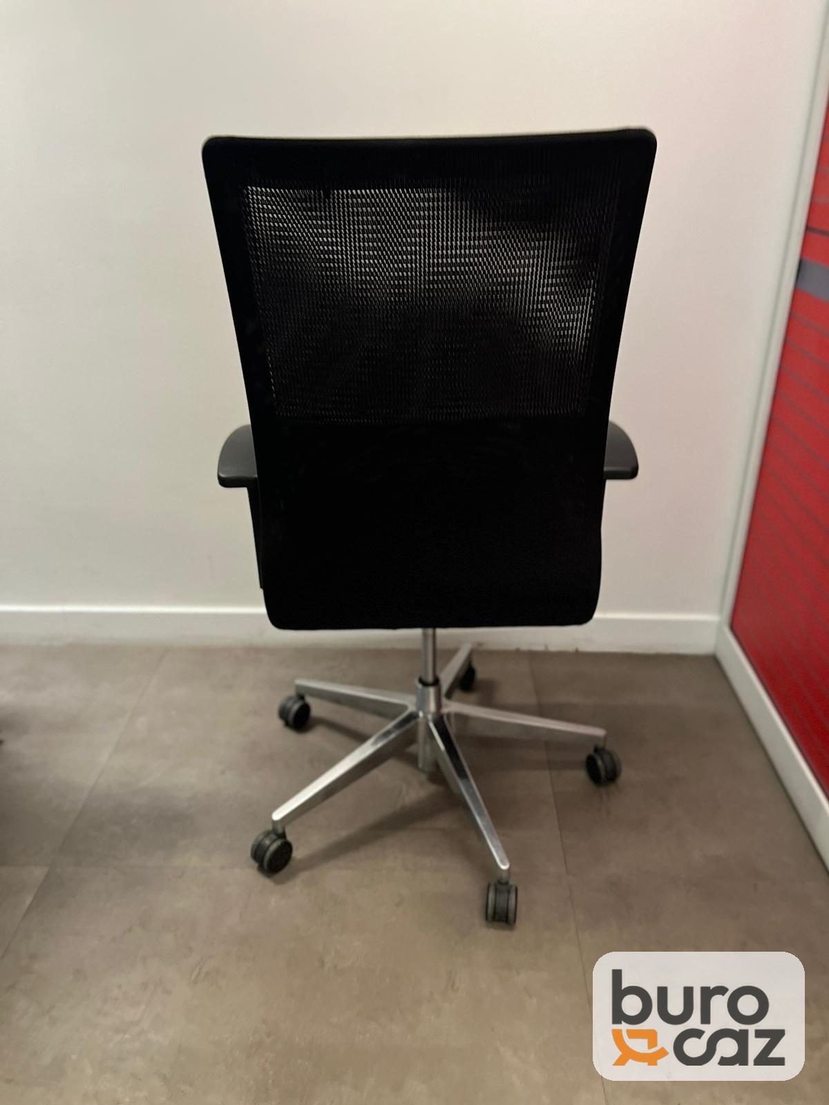 Fauteuil ergonomique résille noire piètement alu poli — photo 3
