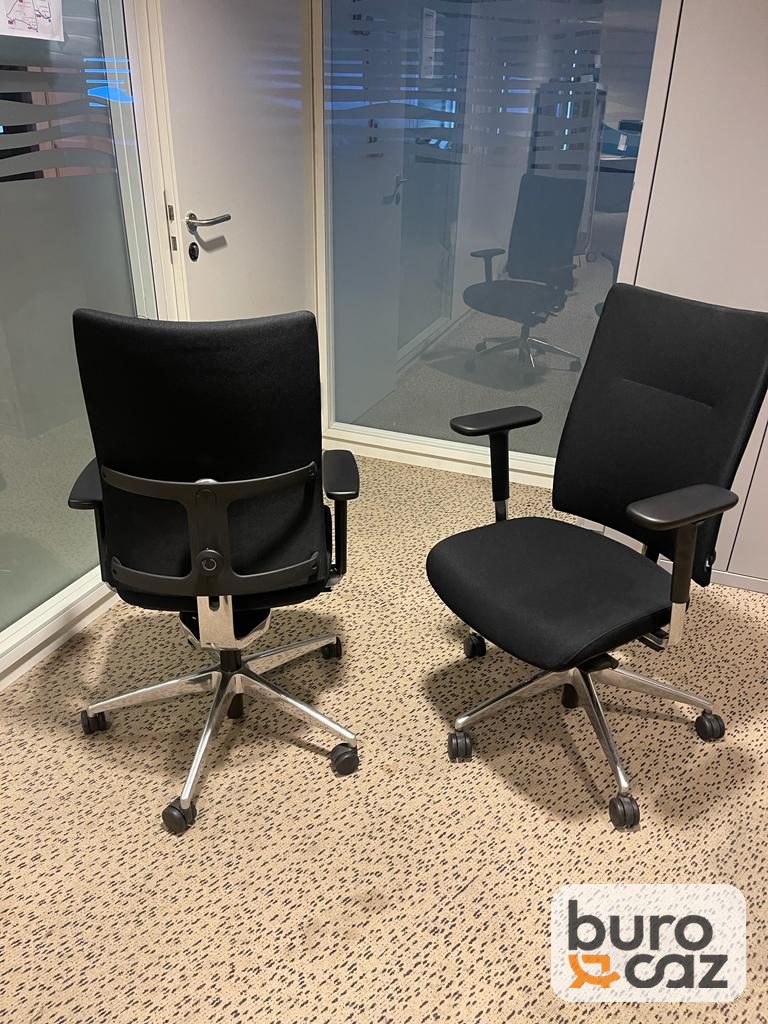 Fauteuil ergonomique tissu noir piétement aluminium — photo 3