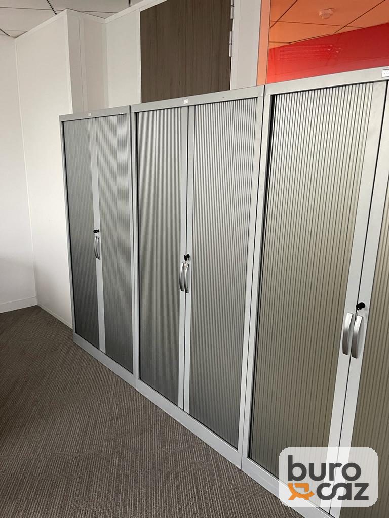 Grande armoire métallique à rideaux grise — photo 3