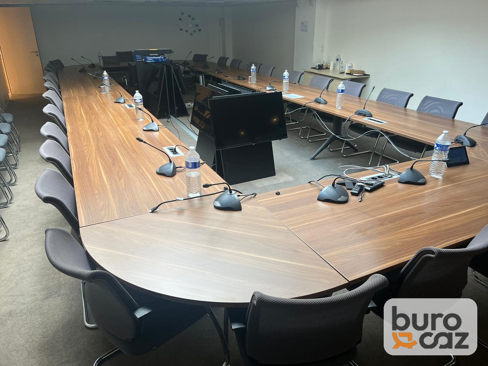 Grande table de conférence en U finition noyer — photo 5