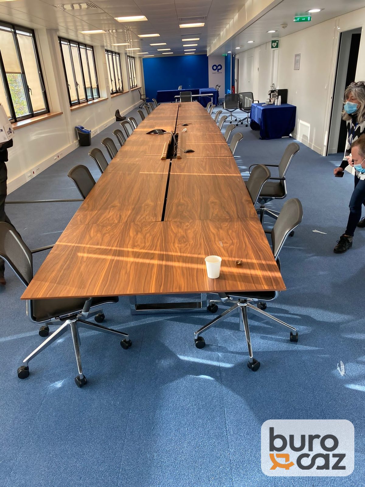 Grande table de conférence noyer 20 personnes