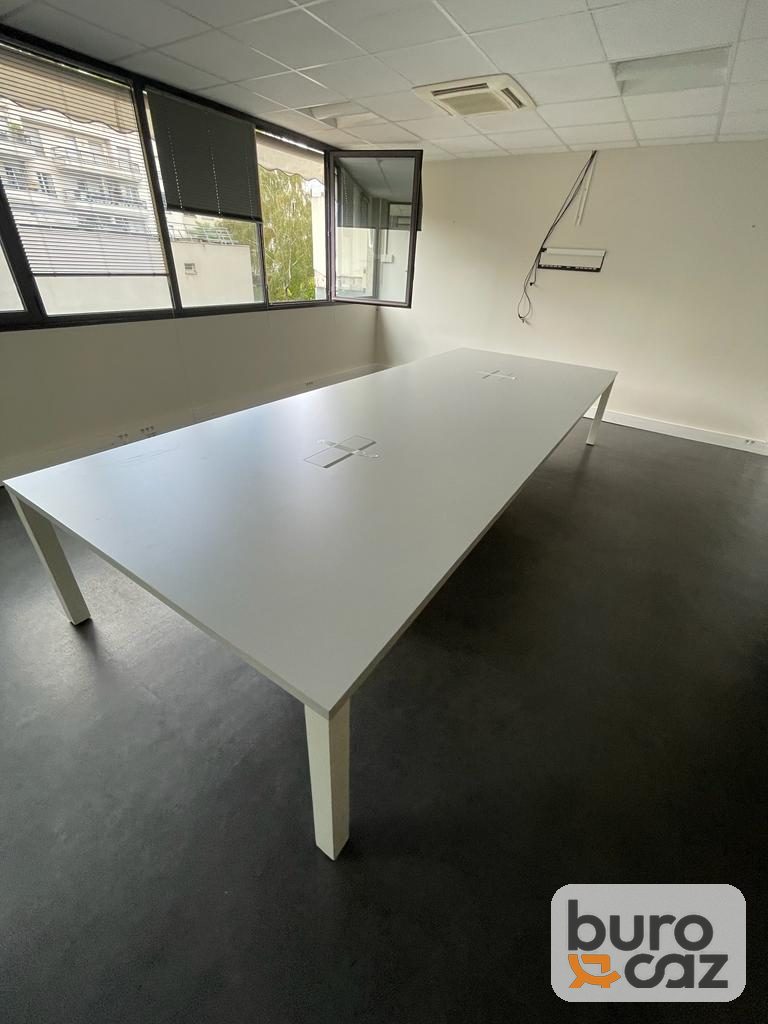 Grande table de réunion blanche — photo 4