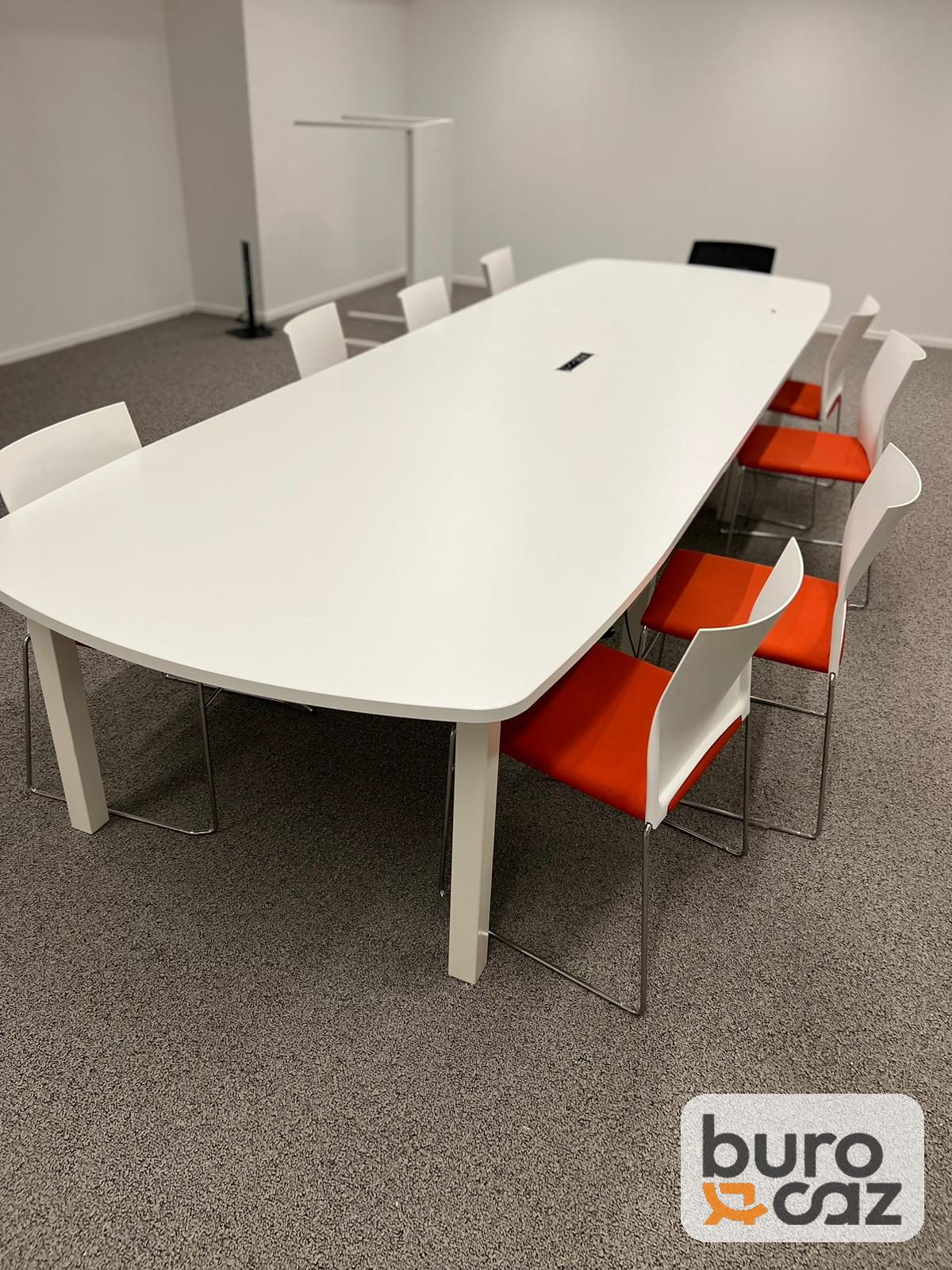 Grande table de réunion blanche forme tonneau 12 personnes — photo 4