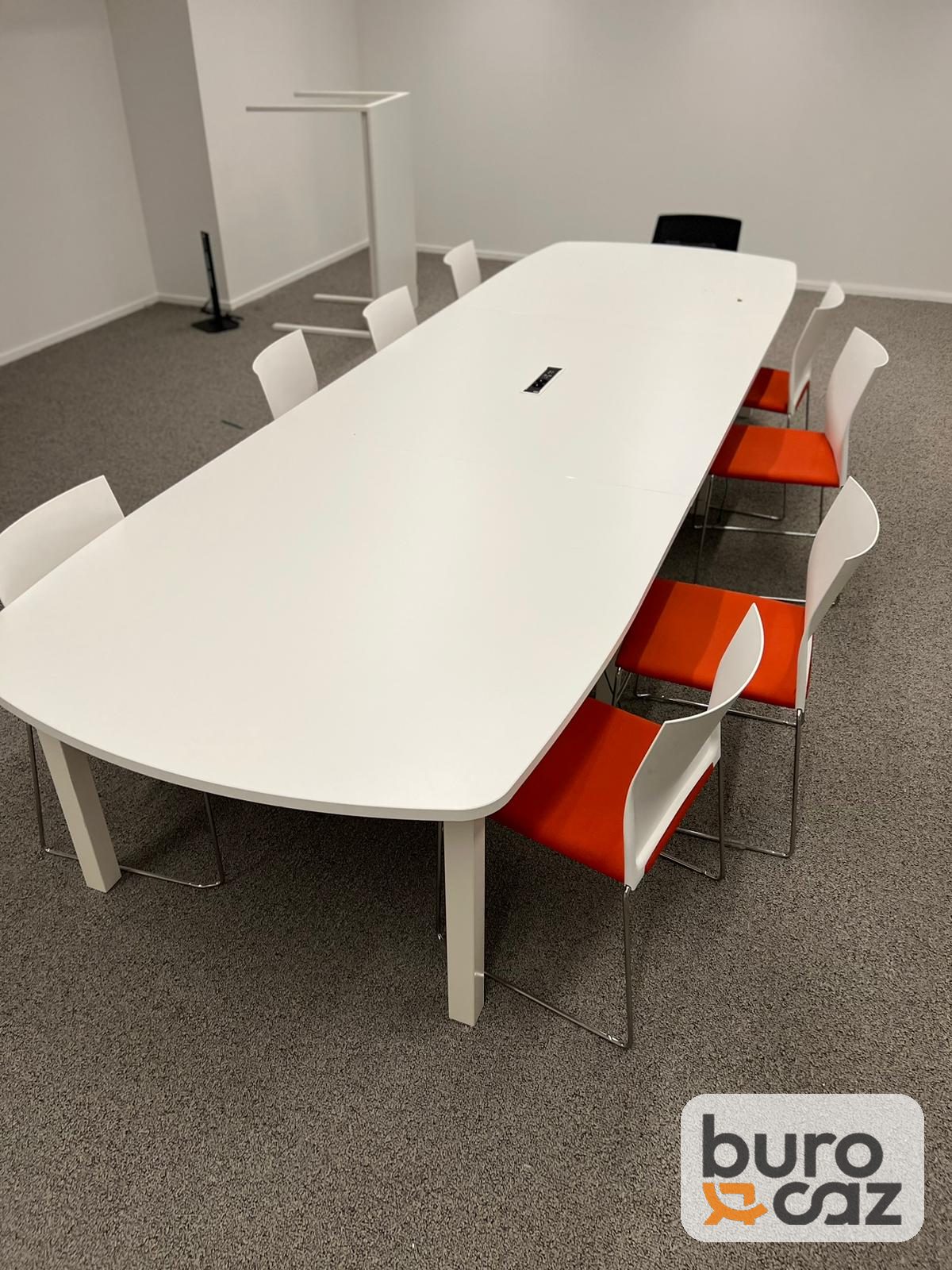 Grande table de réunion blanche forme tonneau 12 personnes — photo 5