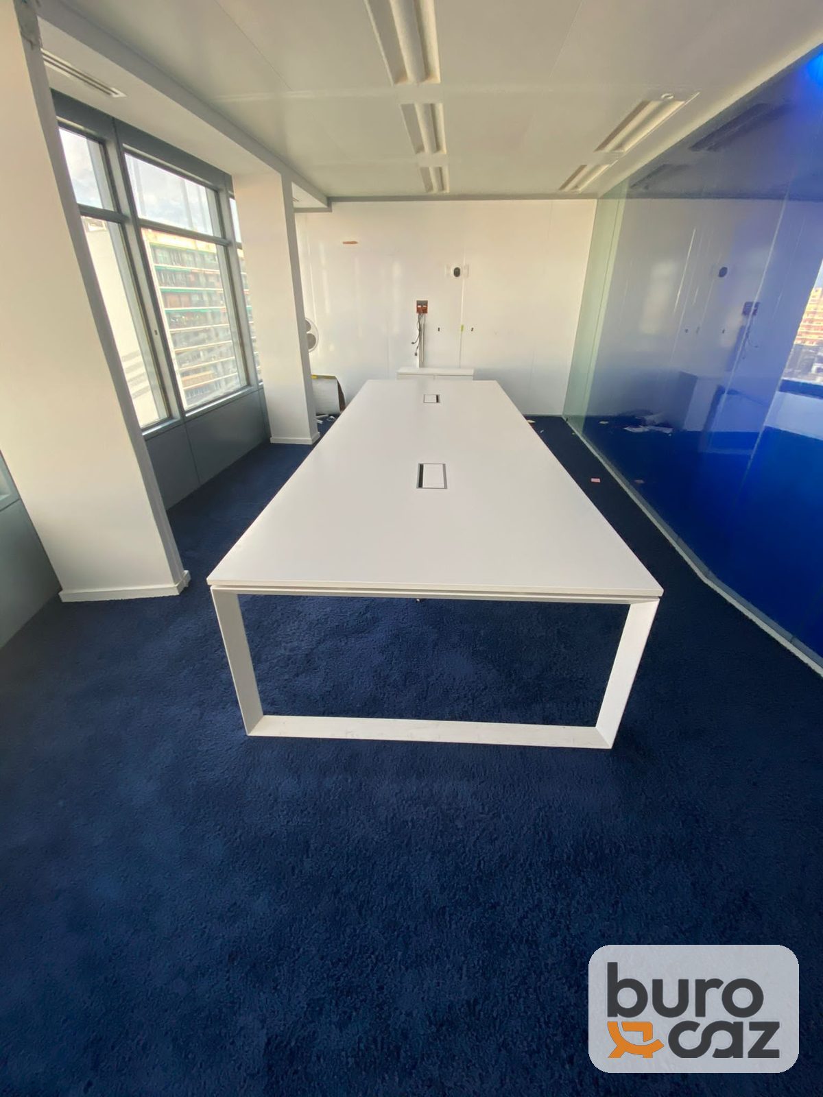 Grande table de réunion blanche piètement cadre — photo 3