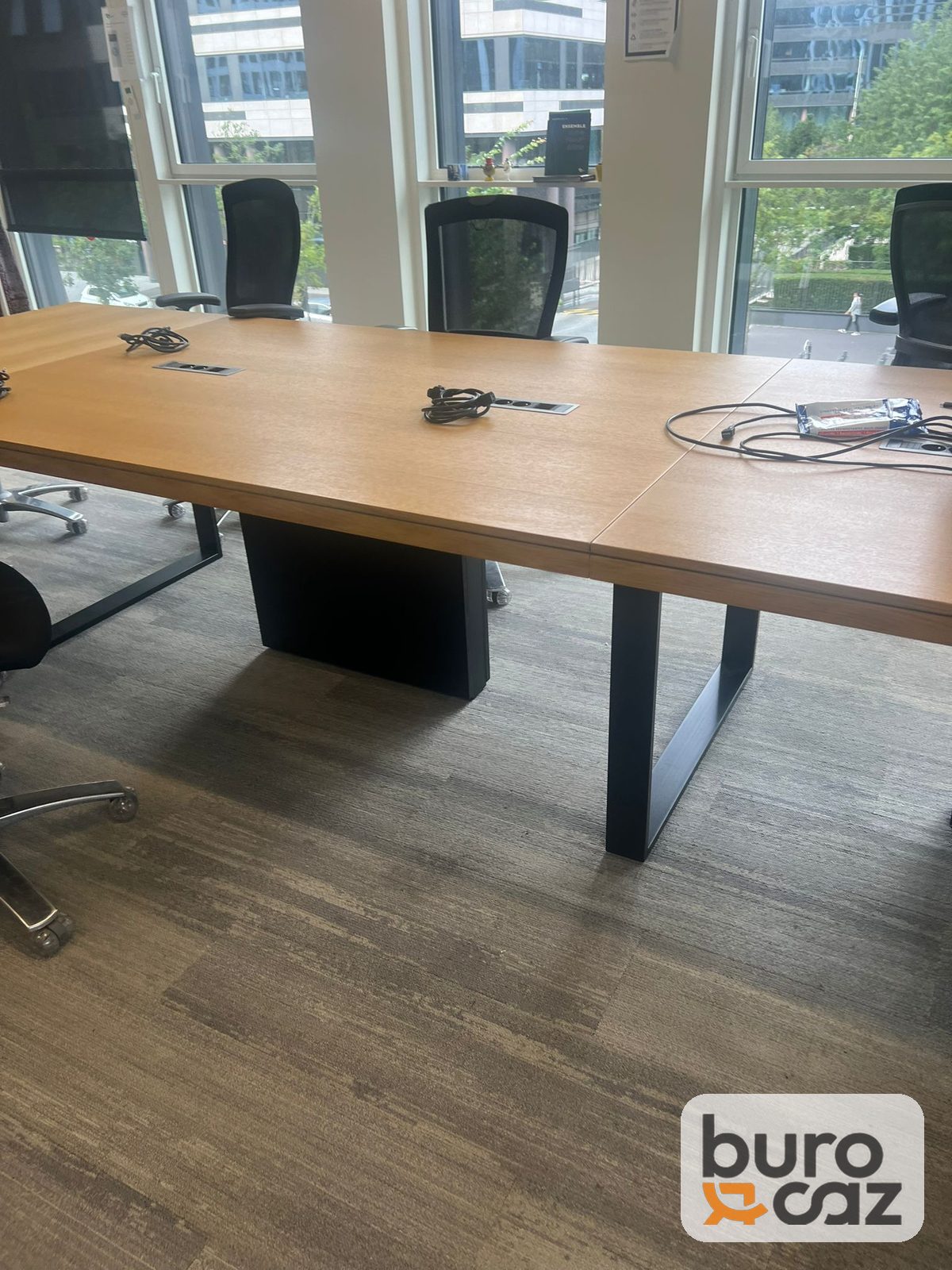 Grande table de réunion chêne piètement luge noir — photo 4