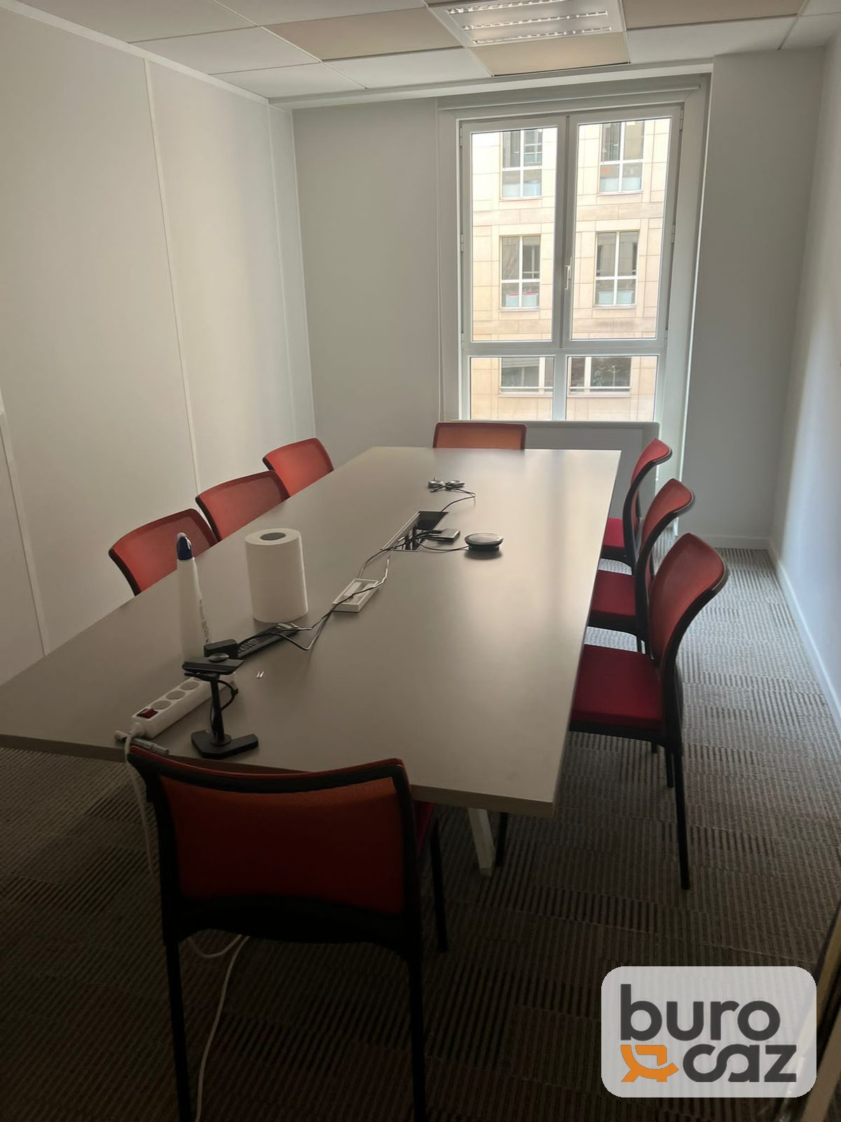 Grande table de réunion gris clair — photo 2