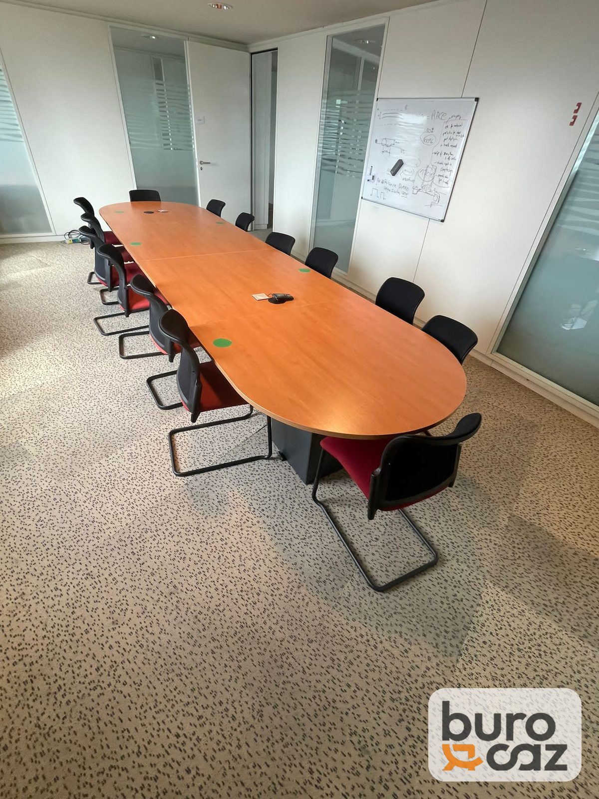 Grande table de réunion merisier bouts arrondis – 14 personnes