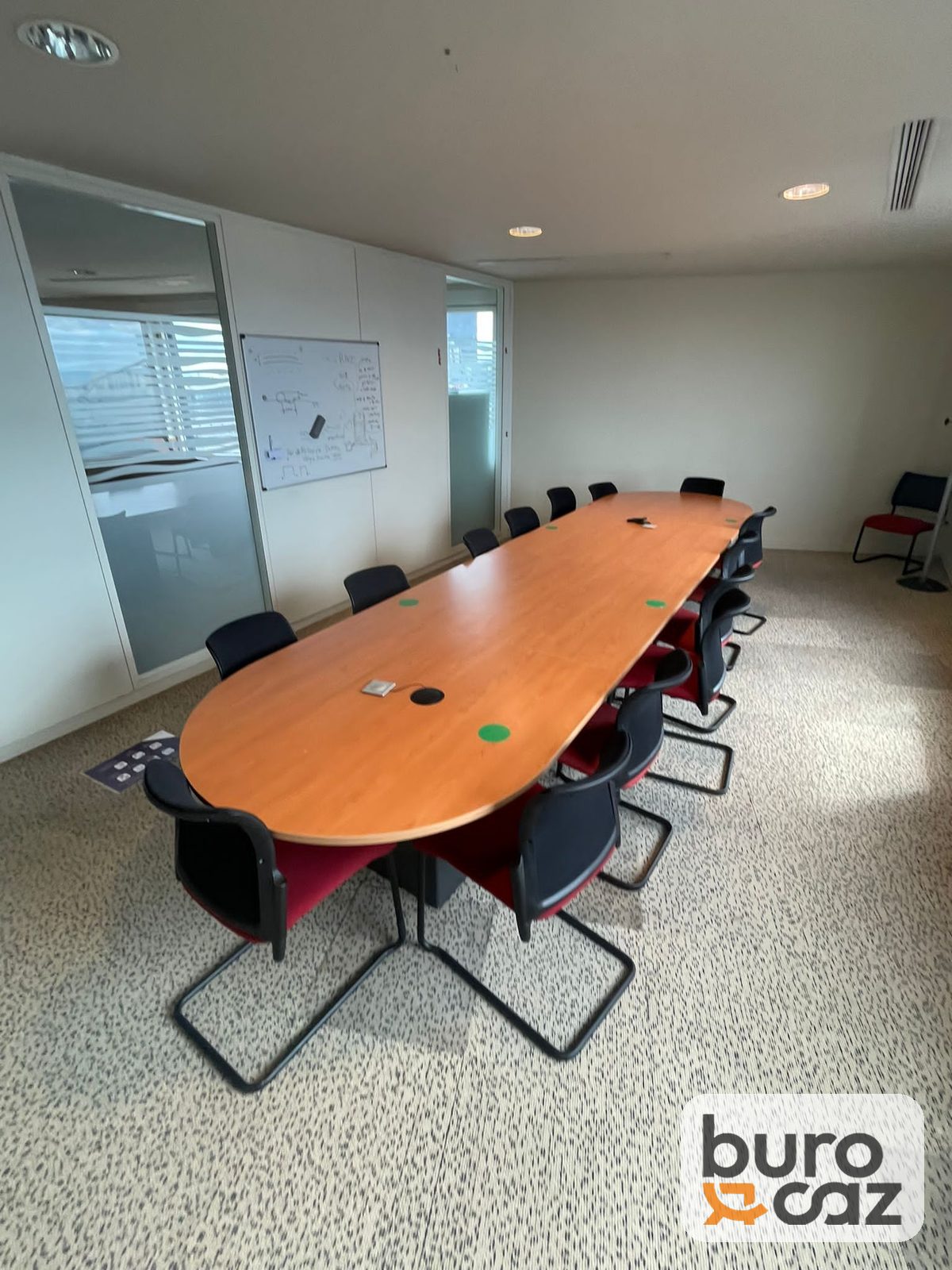 Grande table de réunion merisier bouts arrondis – 14 personnes — photo 2