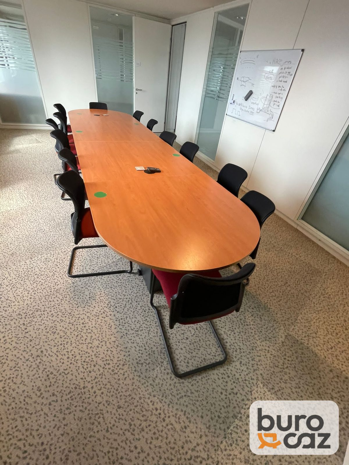 Grande table de réunion merisier bouts arrondis – 14 personnes — photo 3