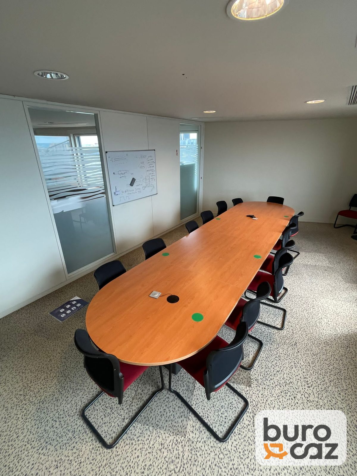 Grande table de réunion merisier bouts arrondis – 14 personnes — photo 6