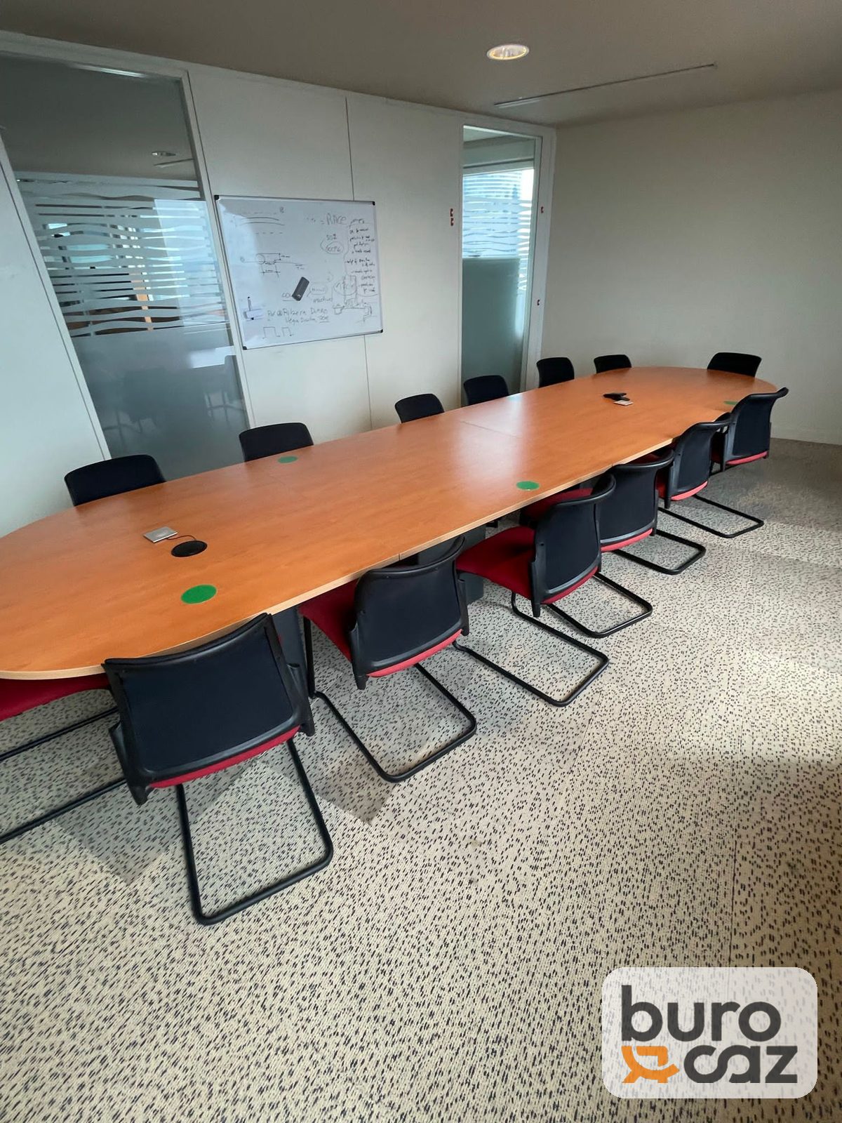 Grande table de réunion merisier bouts arrondis – 14 personnes — photo 7