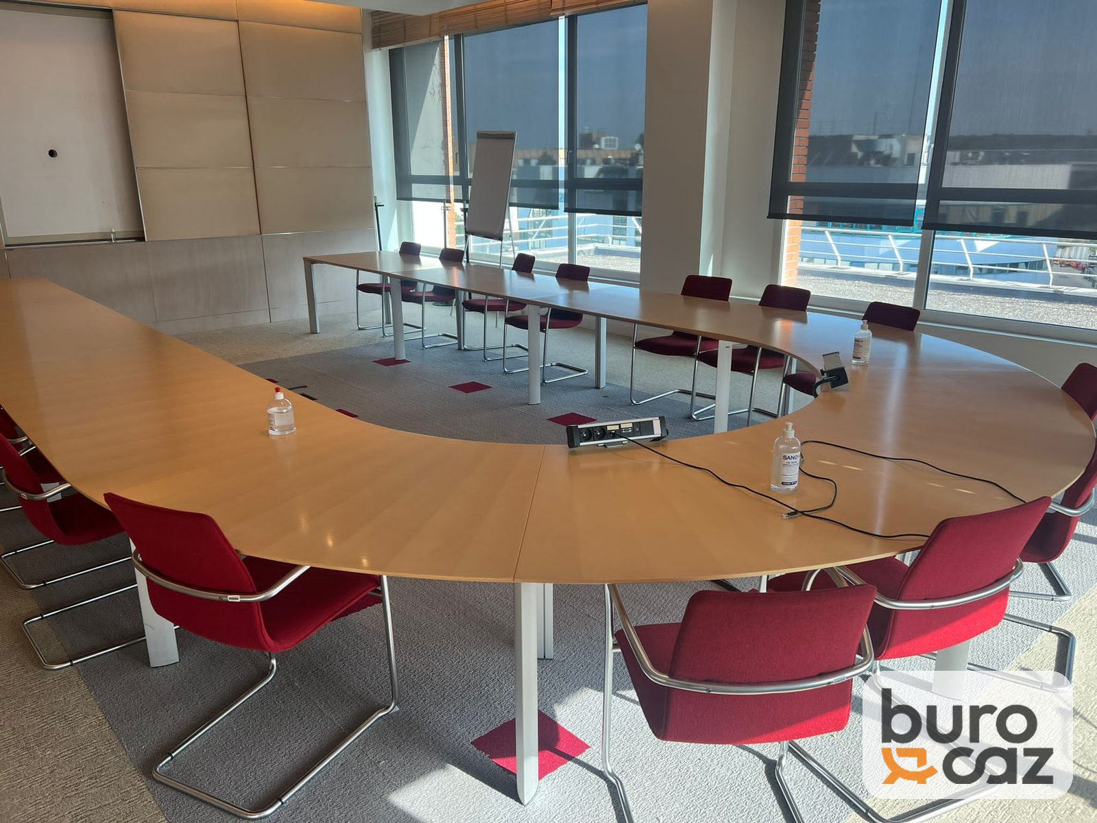 Grande table de réunion modulable en U finition hêtre — photo 2