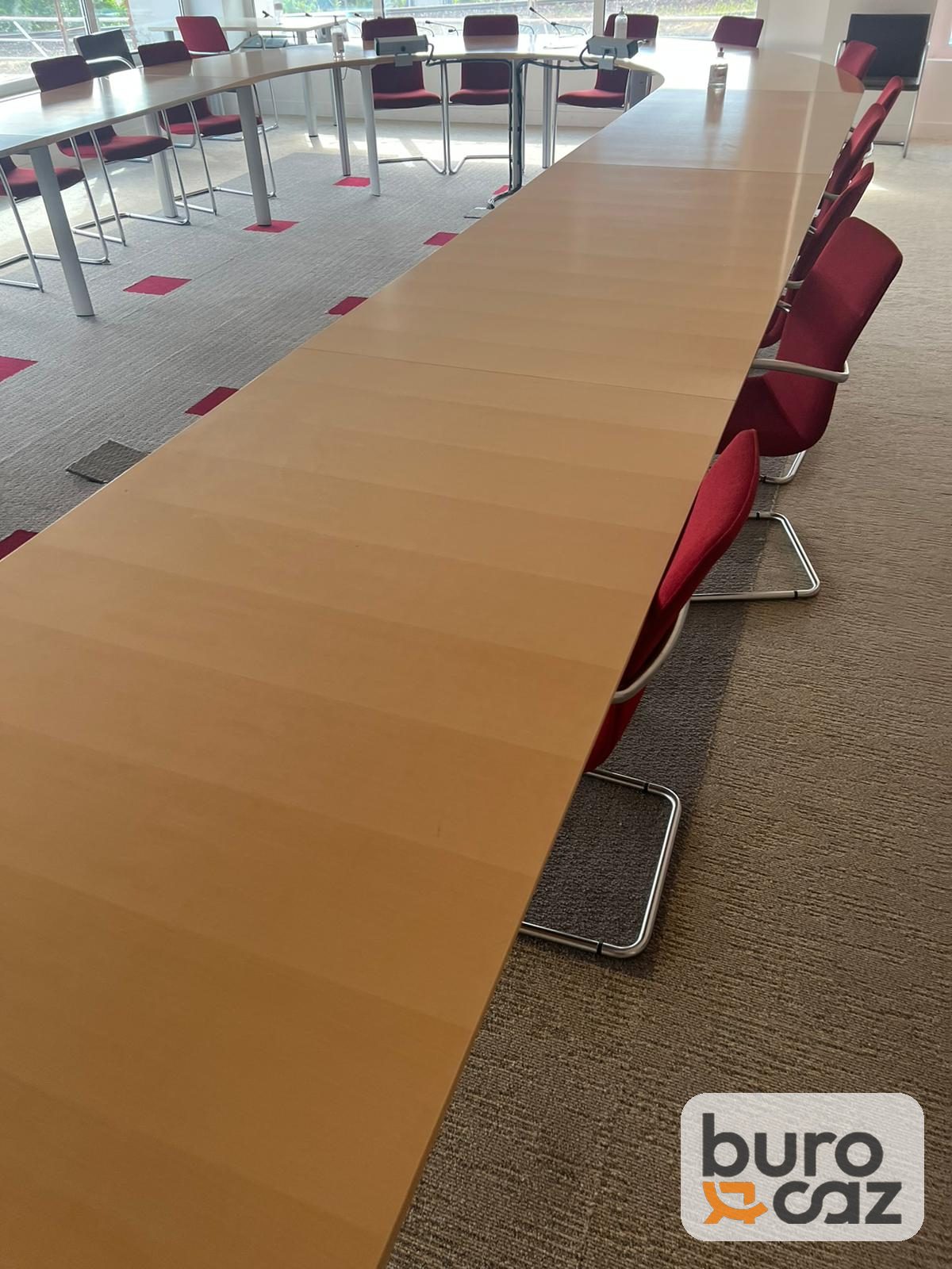 Grande table de réunion modulable en U finition hêtre — photo 4