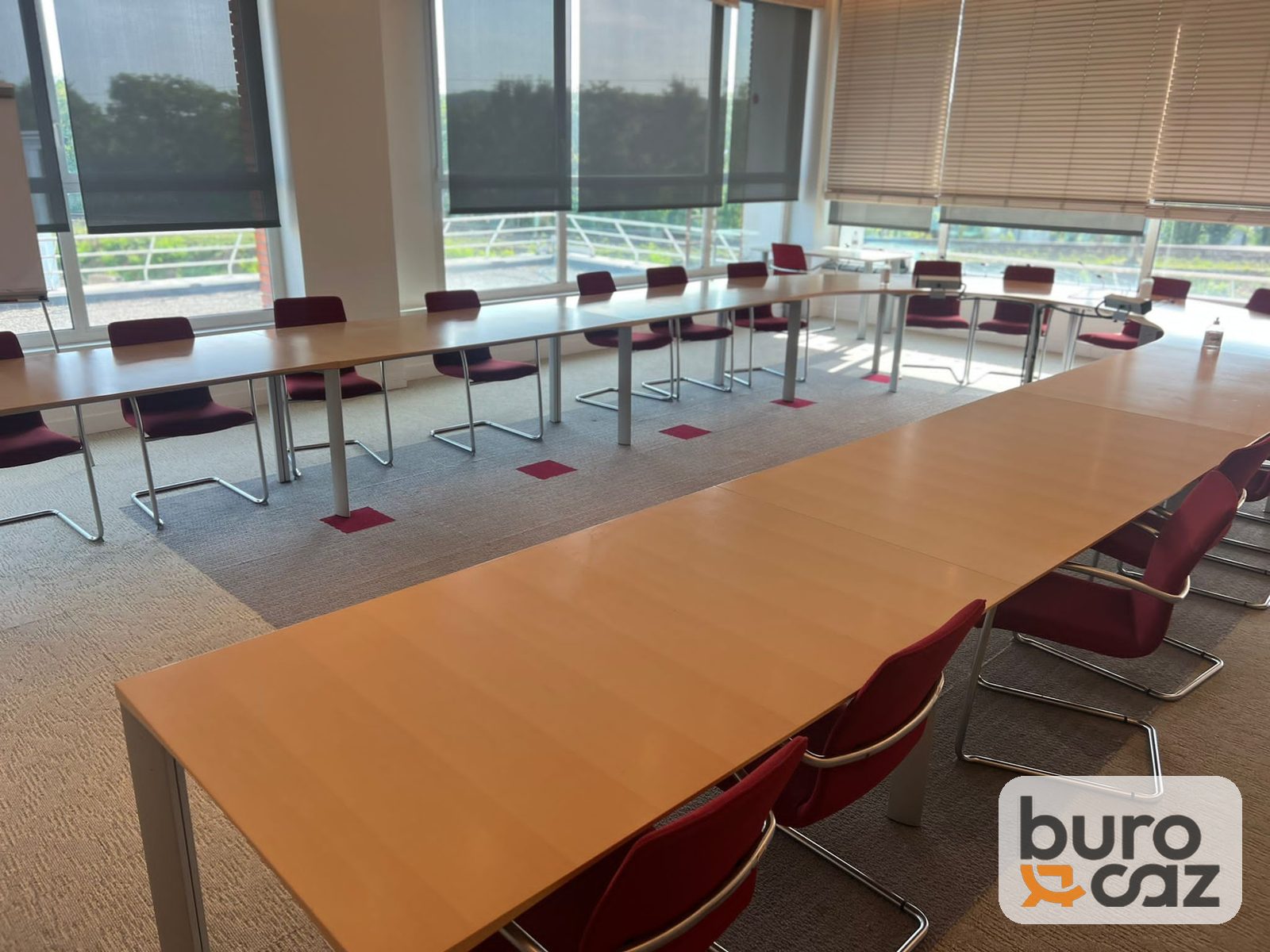 Grande table de réunion modulable en U finition hêtre — photo 6