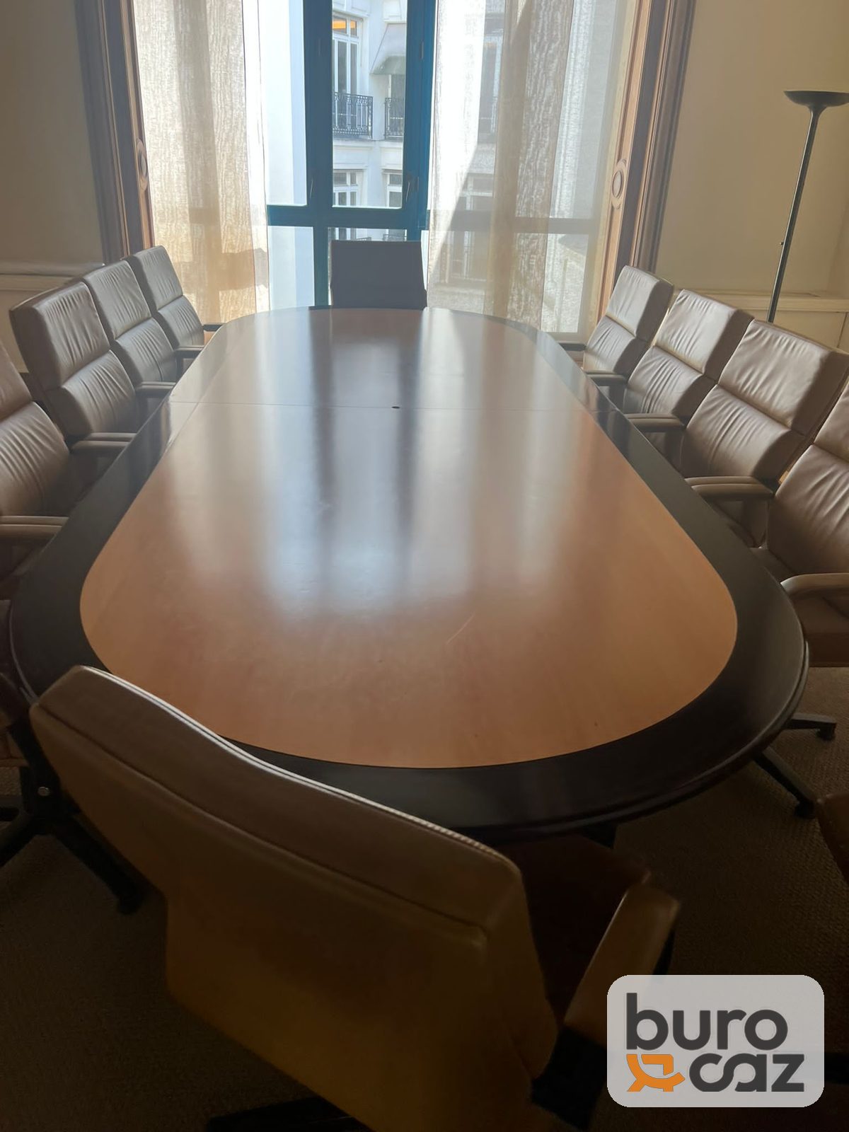 Grande table de réunion ovale bois bicolore