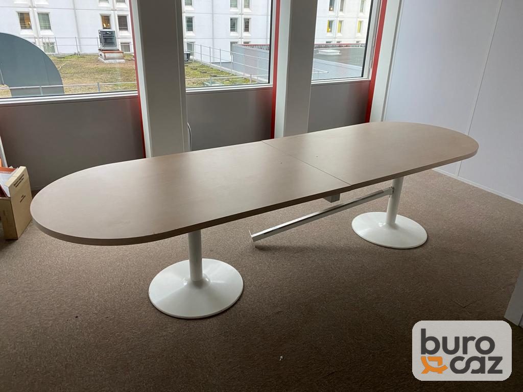 Grande table de réunion ovale chêne clair double pied tulipe blanc