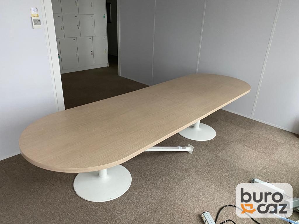 Grande table de réunion ovale chêne clair double pied tulipe blanc — photo 4