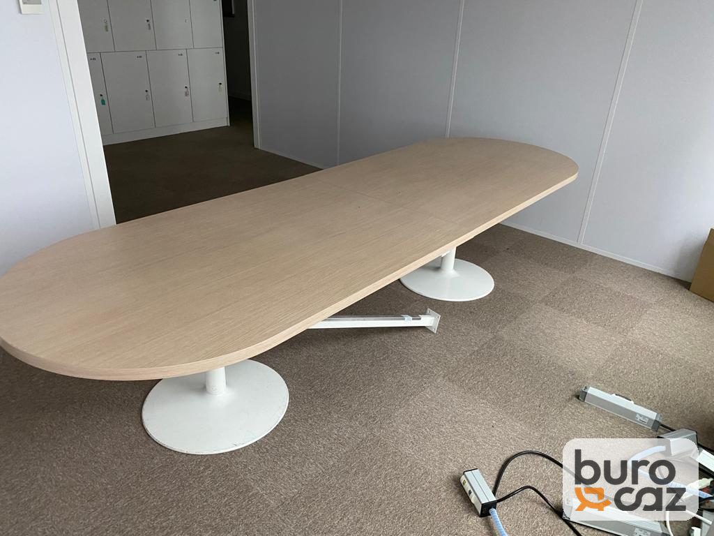 Grande table de réunion ovale chêne clair double pied tulipe blanc — photo 5