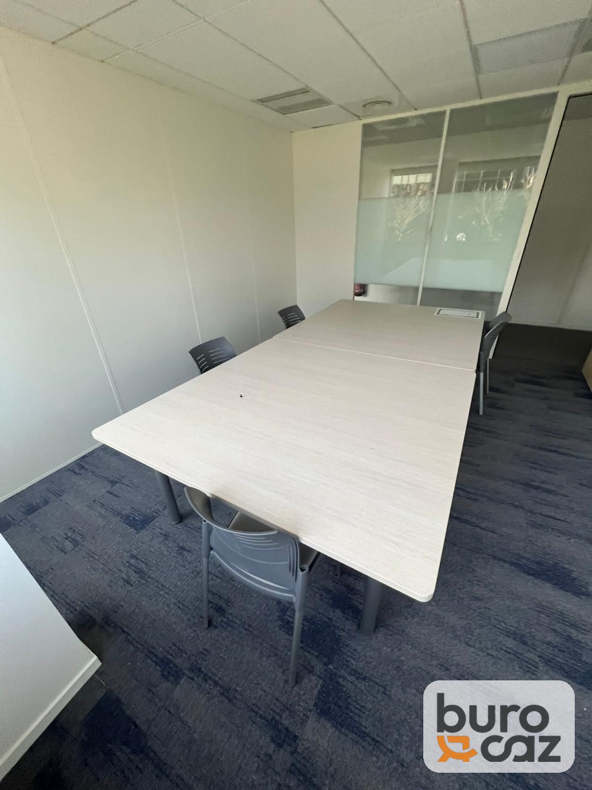 Grande table de réunion plateau bois blanchi — photo 3