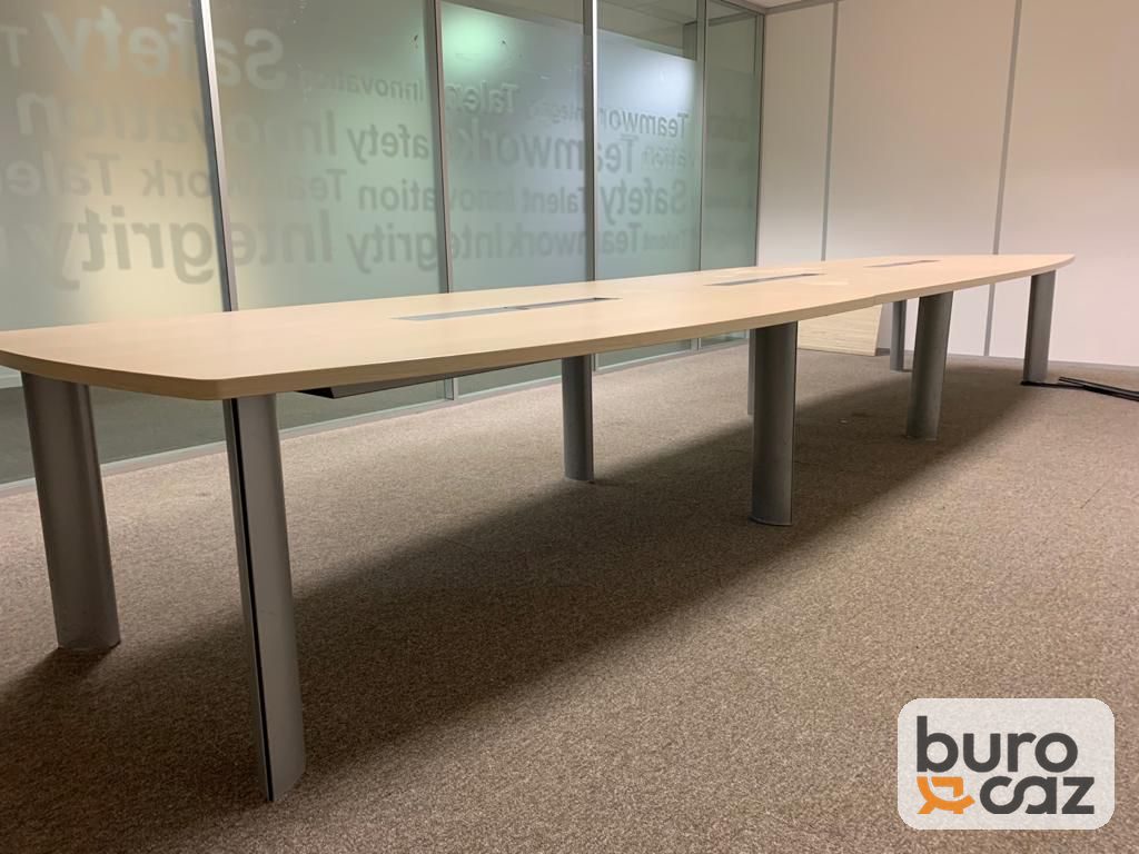 Grande table de réunion tonneau érable piètement gris — photo 2