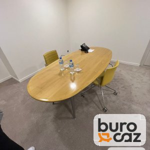 Petite table de réunion ovale bois